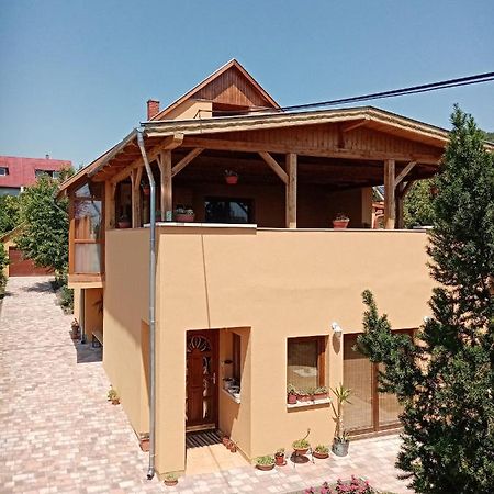 Jazmin-Szieszta Apartmanhaz Balatonfuered Luaran gambar