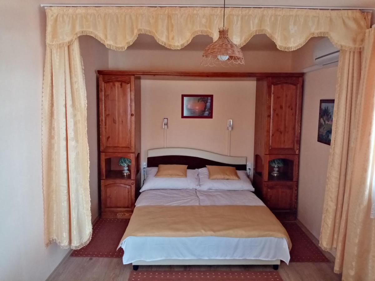 Jazmin-Szieszta Apartmanhaz Balatonfuered Luaran gambar