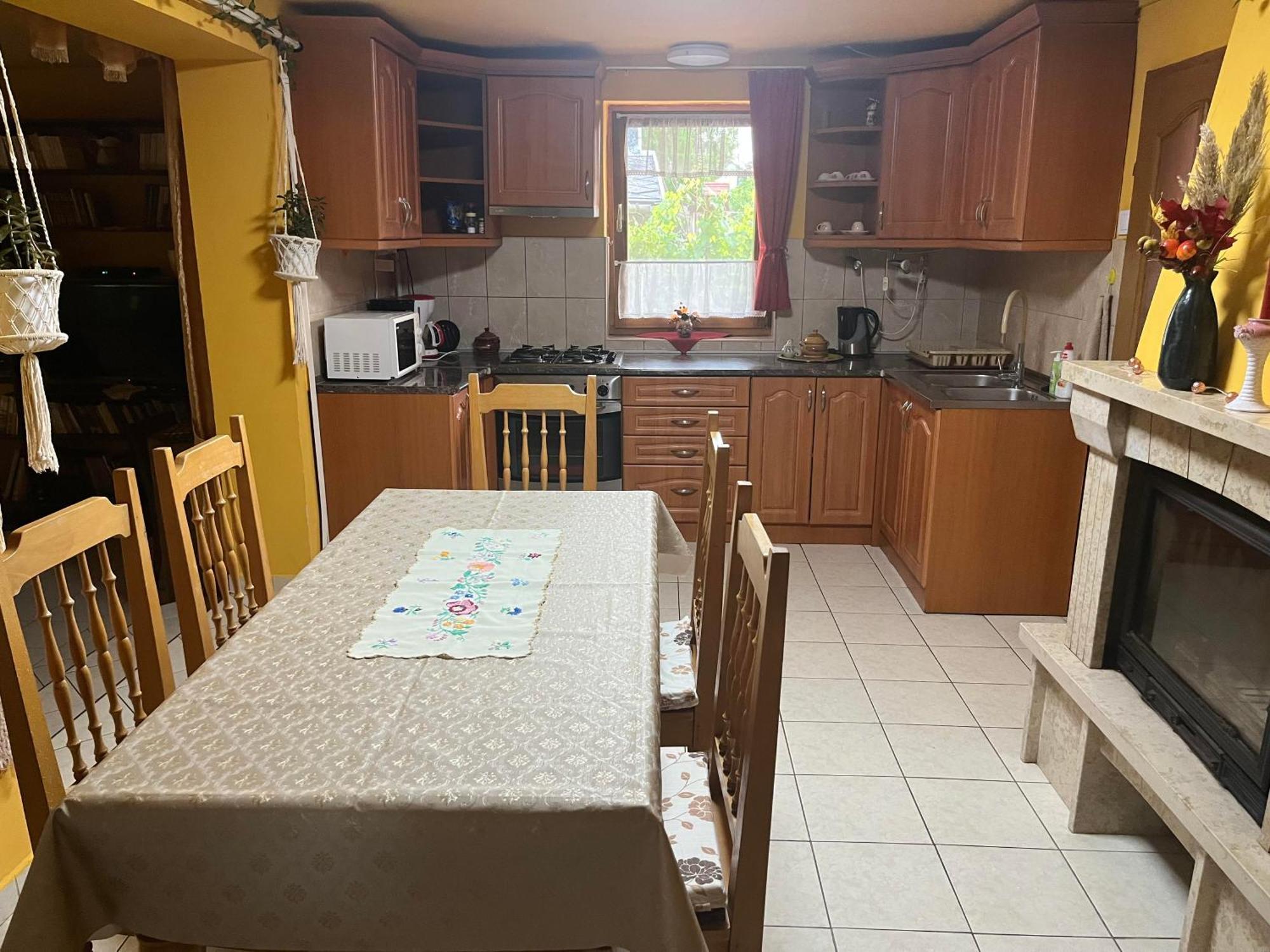 Jazmin-Szieszta Apartmanhaz Balatonfuered Luaran gambar